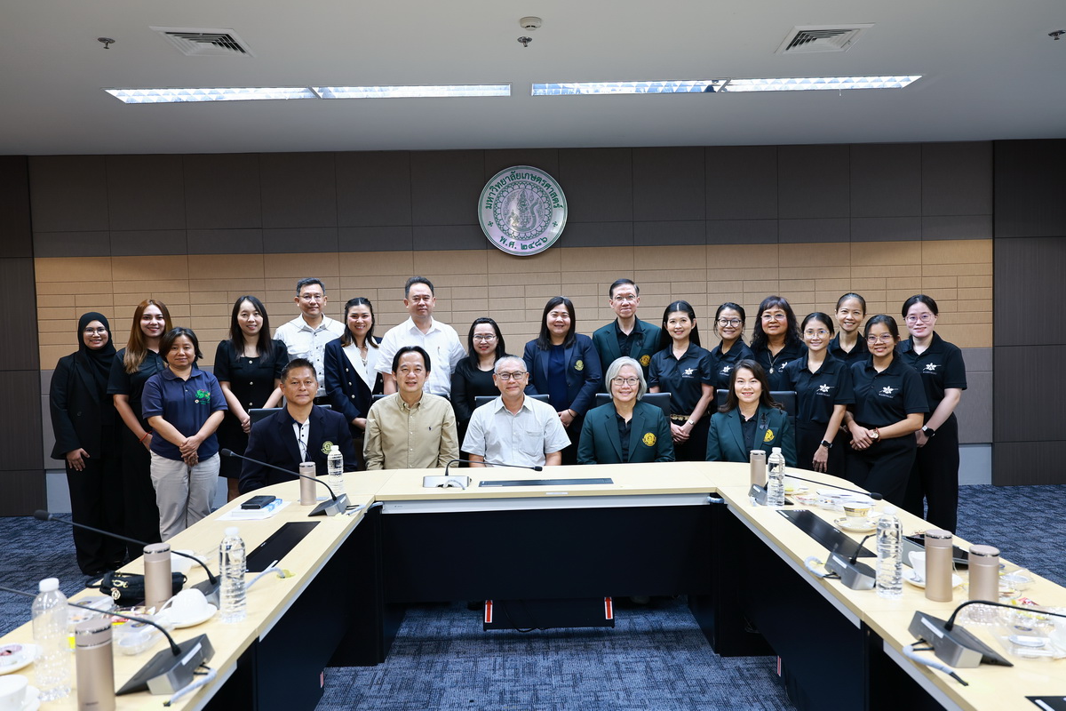 รองอธิการบดีฝ่ายพัฒนา วิทยาศาสตร์สุขภาพฯ และคณบดีคณะเภสัชศาสตร์   ศึกษาดูงานมหาวิทยาลัยเกษตรศาสตร์ กพส.