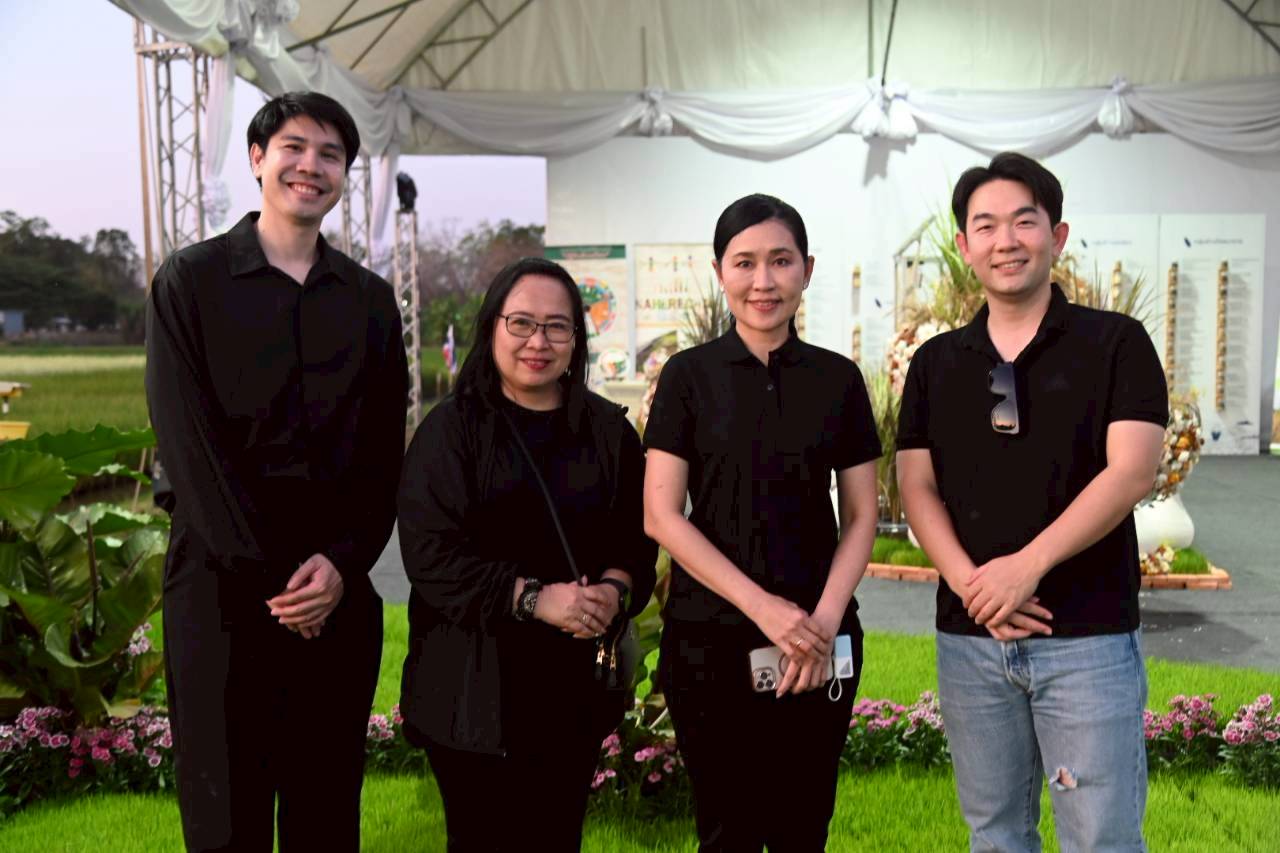 ผู้ว่าราชการจังหวัดนครปฐม เยี่ยมชมแปลงนาข้าวสรรพสี และนิทรรศการด้านข้าว ในงานเกษตรกำแพงแสน ประจำปี 2568